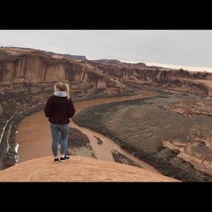 Meet your Posher, Camille